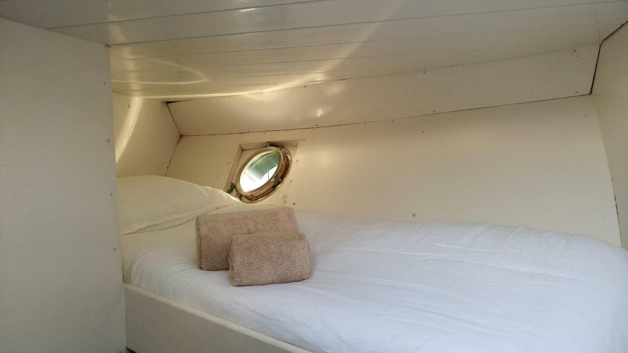 Your Own Private Yacht Sant Adria de Besos Exterior photo