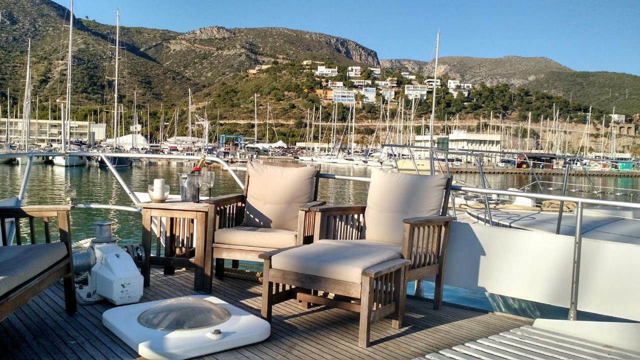 Your Own Private Yacht Sant Adria de Besos Exterior photo