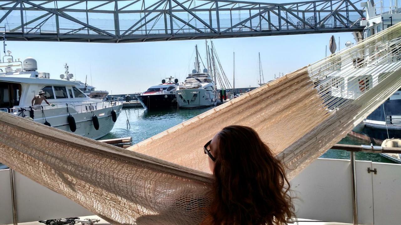 Your Own Private Yacht Sant Adria de Besos Exterior photo